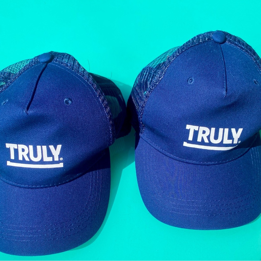TRULY Navy Blue Caps‎